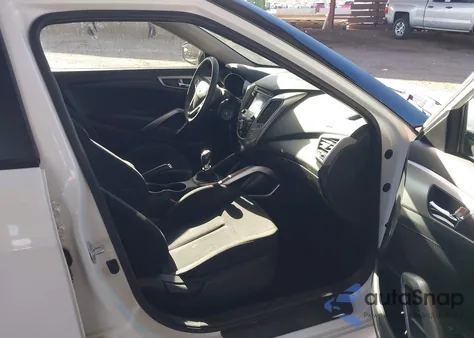 2016 Hyundai Veloster z USA, uszkodzony, nr VIN KMHTC6AD1GU252623